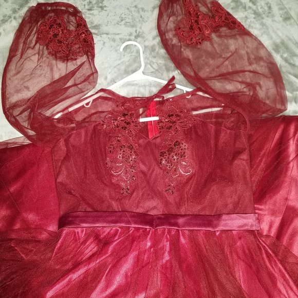 New A-line Red Gown - Picture 4 of 5